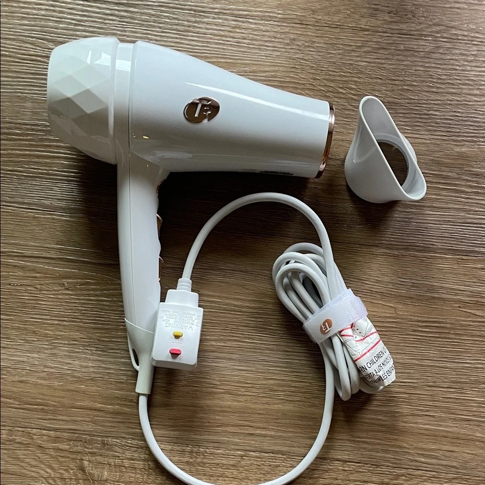 T3 Featherweight White Hair Dryer with Rose Gold Accents - Picture 4 of 4